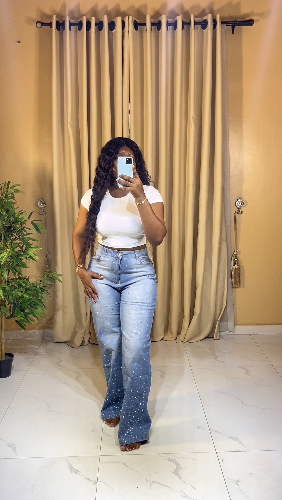 Light blue stoned jeans